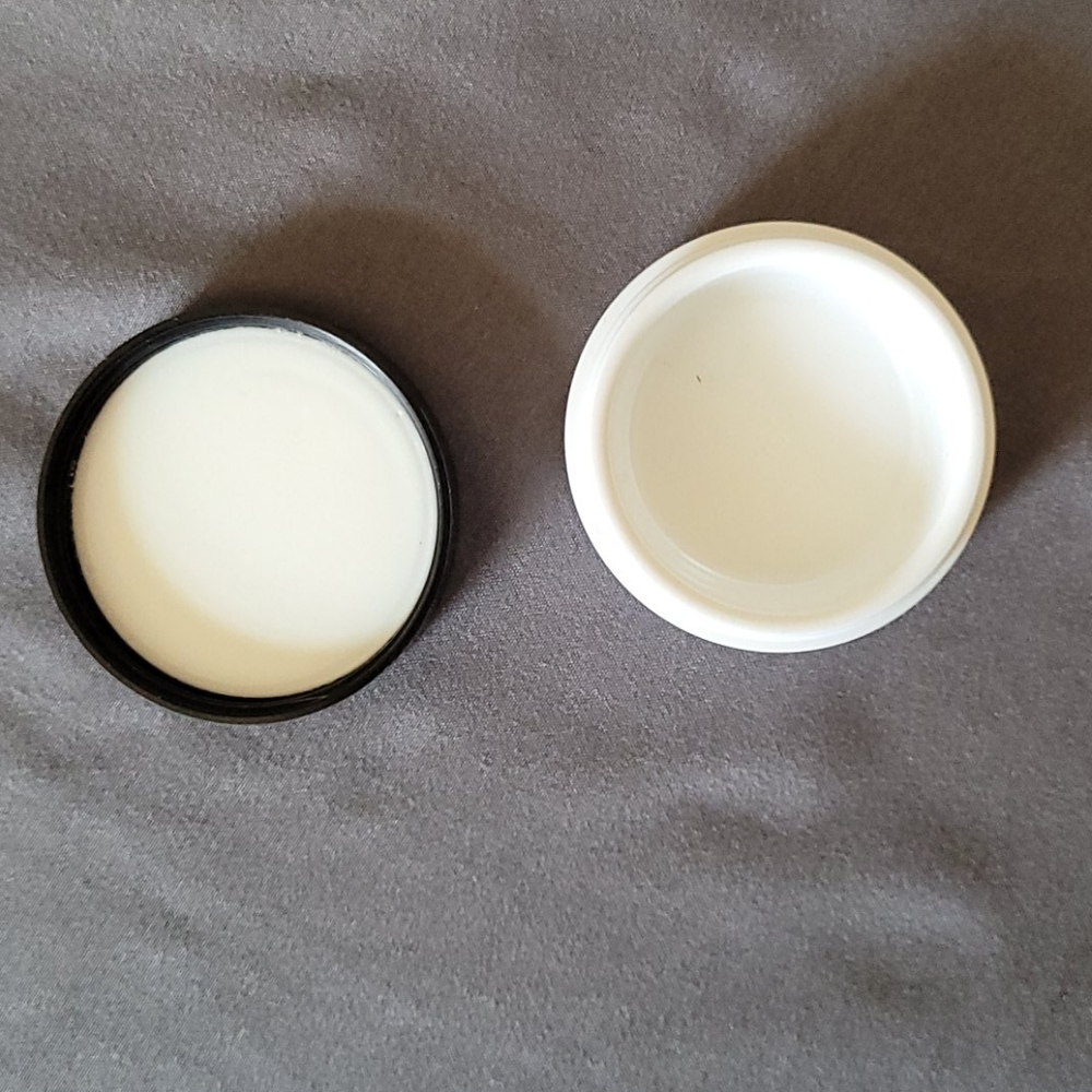 Chanel Lip Balm Pot - EMPTY - Picture 3 of 4